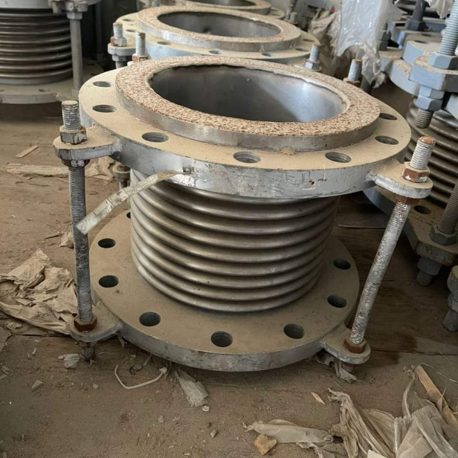 EXPANSION JOINT-STAINLESS STEEL FLEXIBLE-CARBON STEEL FLANGE-CLASS 150